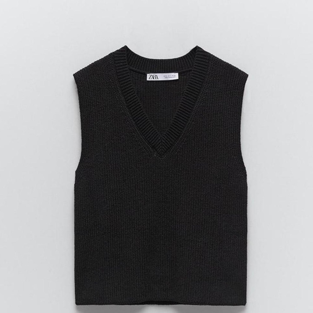 Zara Black V-Neck Knit Tank Top